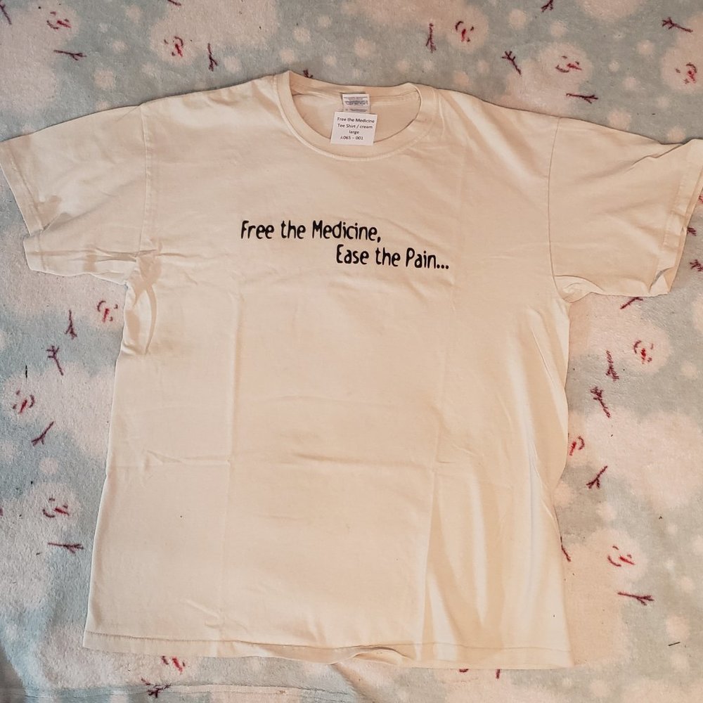 Free the Medicine vintage Cannabis Tee Shirt white large A065